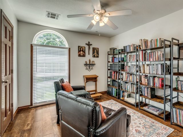 4200 Rustic Road, Sand Springs, OK 74063