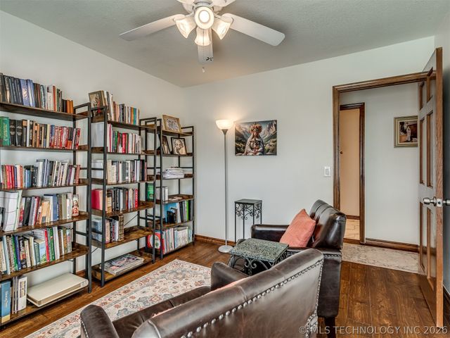 4200 Rustic Road, Sand Springs, OK 74063