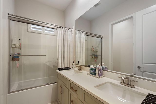 2945 Coronado Dr, Lodi, CA 95242