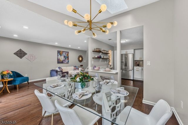 4 Lee Lee Ln, Old Bridge Twp., NJ 08879