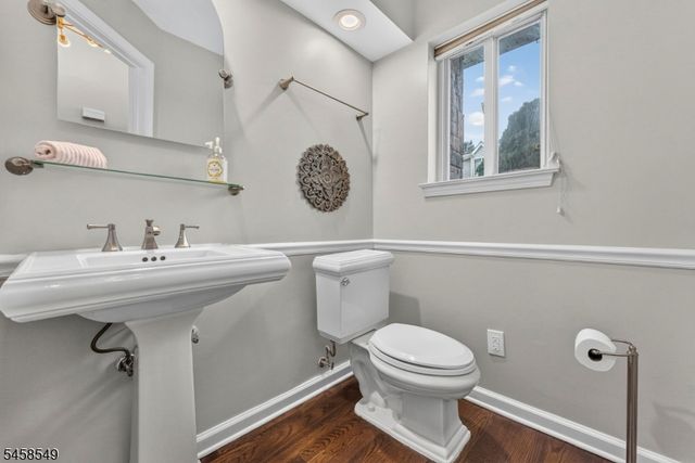 4 Lee Lee Ln, Old Bridge Twp., NJ 08879