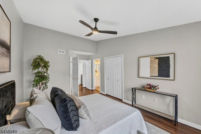 4 Lee Lee Ln, Old Bridge Twp., NJ 08879