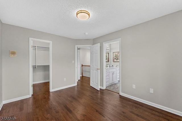 4 Lee Lee Ln, Old Bridge Twp., NJ 08879