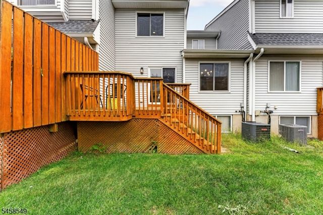 4 Lee Lee Ln, Old Bridge Twp., NJ 08879