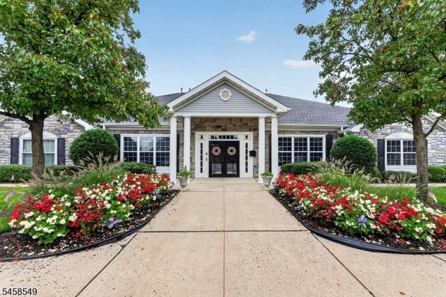 4 Lee Lee Ln, Old Bridge Twp., NJ 08879