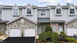 4 Lee Lee Ln, Old Bridge Twp., NJ 08879