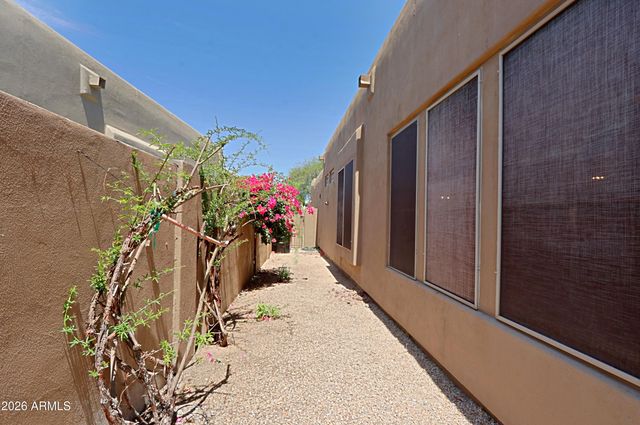 9573 E CHUCKWAGON Lane, Scottsdale, AZ 85262