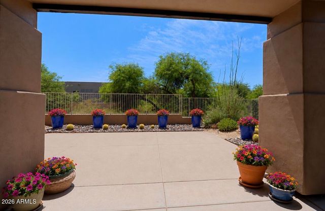 9573 E CHUCKWAGON Lane, Scottsdale, AZ 85262
