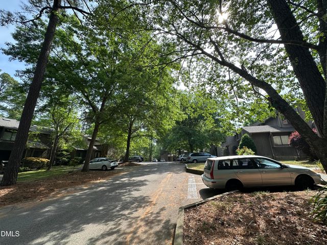 73 Fernwood Lane, Chapel Hill, NC 27516