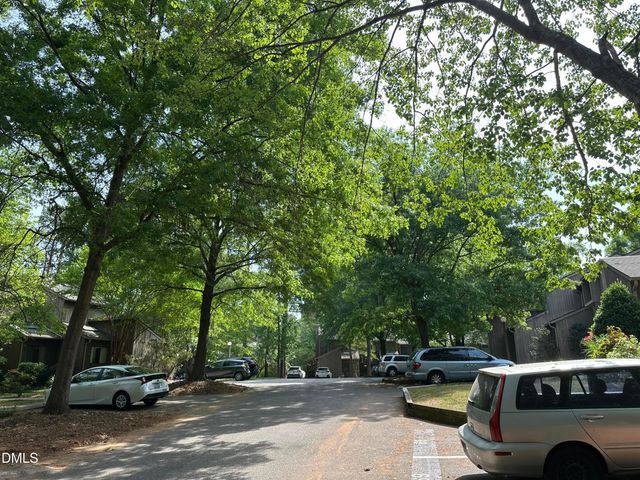73 Fernwood Lane, Chapel Hill, NC 27516