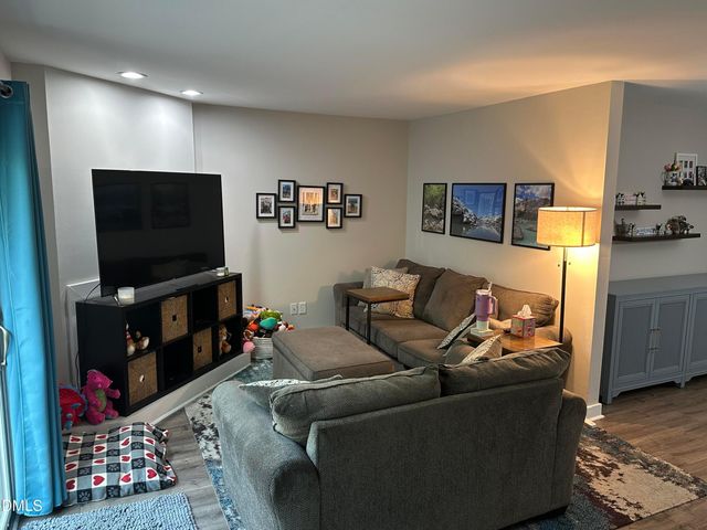 73 Fernwood Lane, Chapel Hill, NC 27516