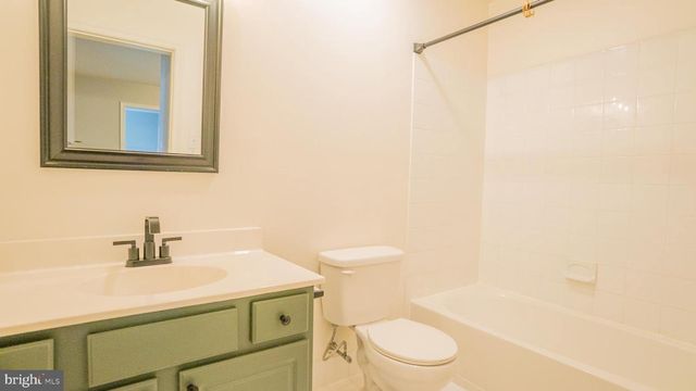 108 BAREFIELD LN, Conshohocken, PA 19428