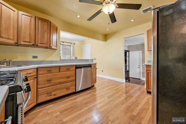 4-12 28th Street, Fair Lawn, NJ 07410