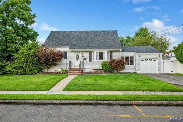 4-12 28th Street, Fair Lawn, NJ 07410