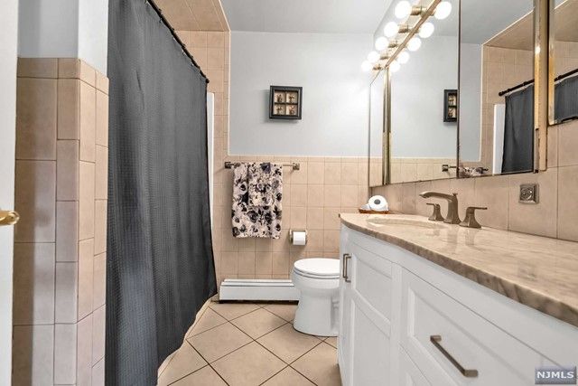 4-12 28th Street, Fair Lawn, NJ 07410