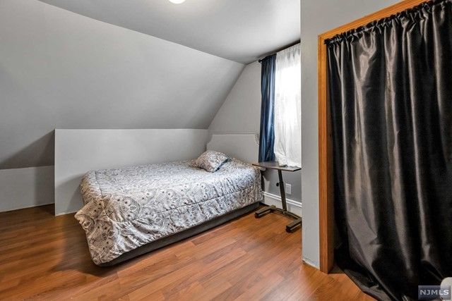 4-12 28th Street, Fair Lawn, NJ 07410