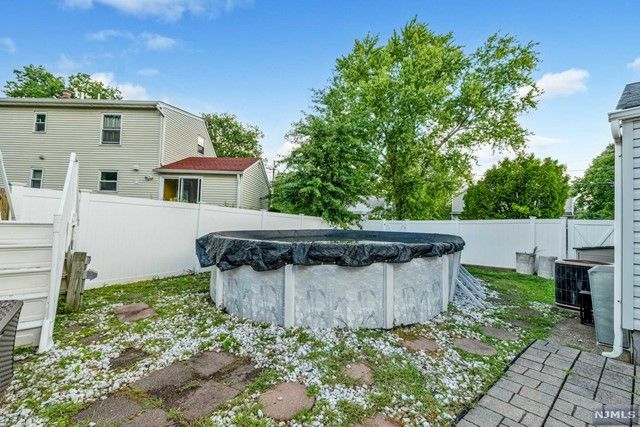 4-12 28th Street, Fair Lawn, NJ 07410