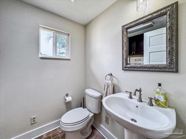 1618 E Lee St, Pensacola, FL 32503