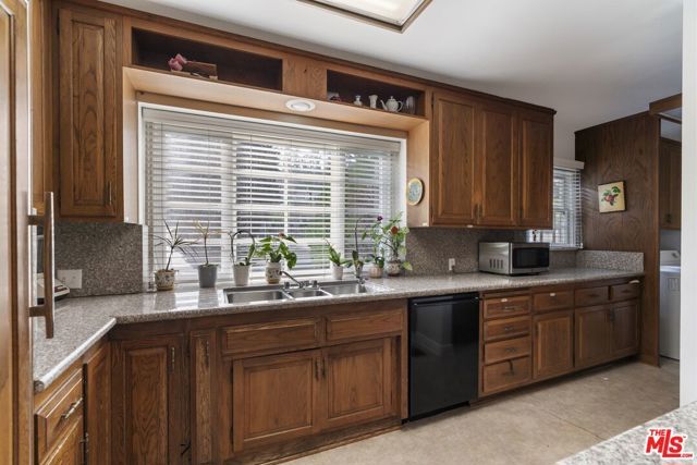 3920 Longridge Avenue, Sherman Oaks, CA 91423