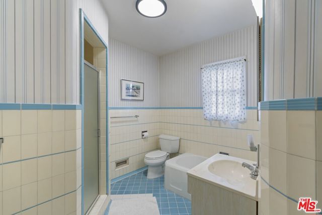 3920 Longridge Avenue, Sherman Oaks, CA 91423