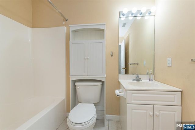 38 Chanda Court D038, Clifton, NJ 07012