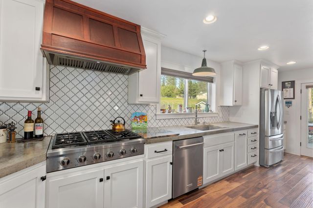 3990 Jerome Prairie Road, Grants Pass, OR 97527