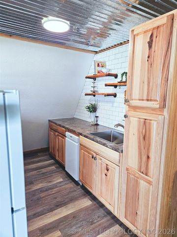 421375 E 1150 Road, Eufaula, OK 74432