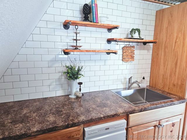 421375 E 1150 Road, Eufaula, OK 74432