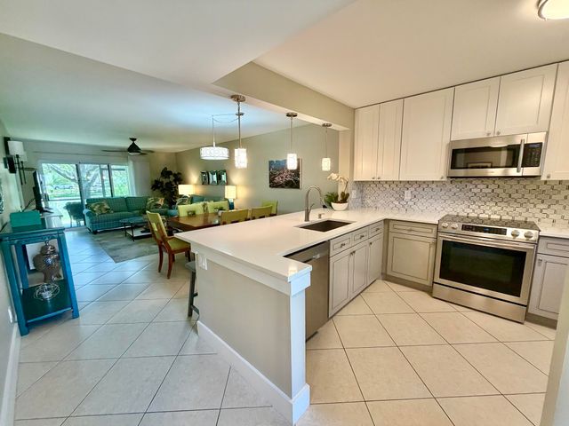 22148 Palms Way 101, Boca Raton, FL 33433