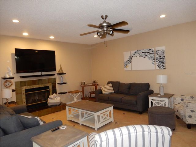 626 7TH AVENUE N, Tierra Verde, FL 33715