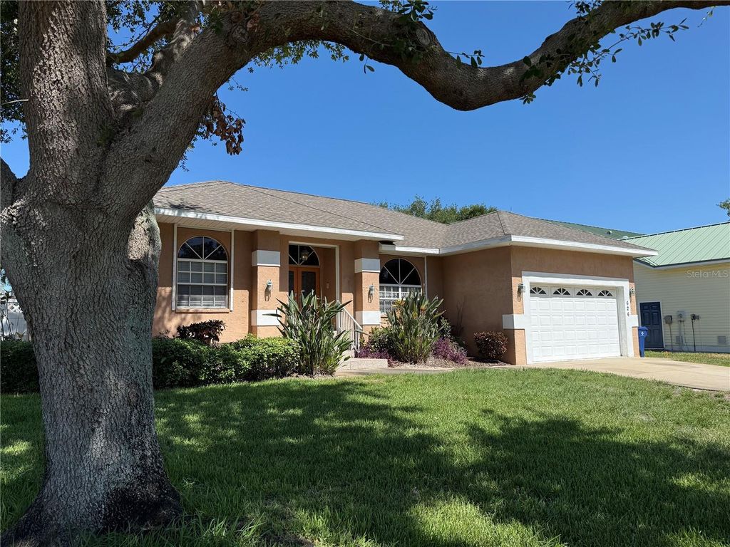 626 7TH AVENUE N, Tierra Verde, FL 33715