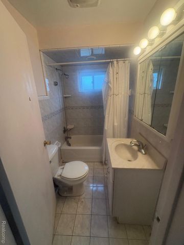 125 N Parent Street, Westland, MI 48185