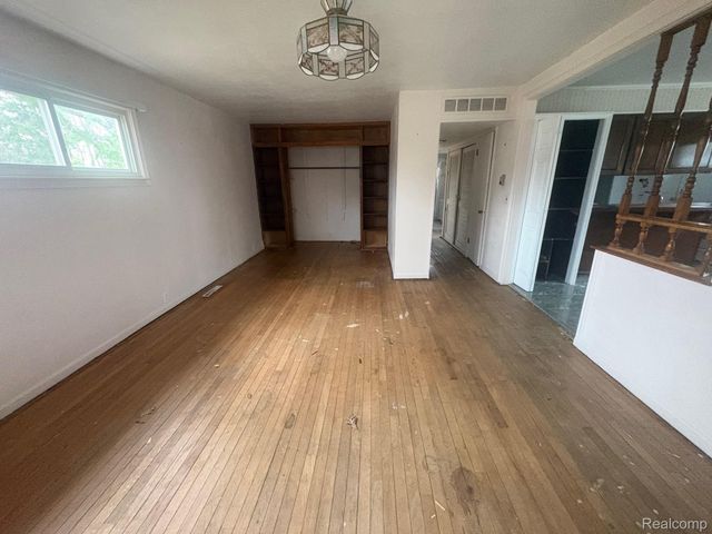 125 N Parent Street, Westland, MI 48185