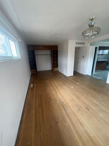 125 N Parent Street, Westland, MI 48185