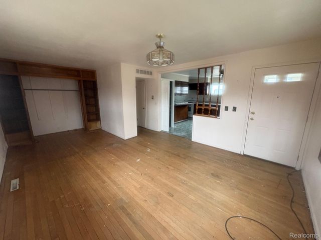 125 N Parent Street, Westland, MI 48185