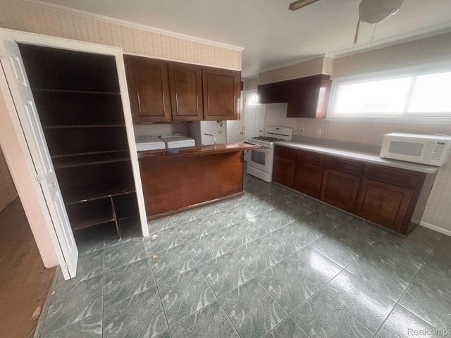 125 N Parent Street, Westland, MI 48185