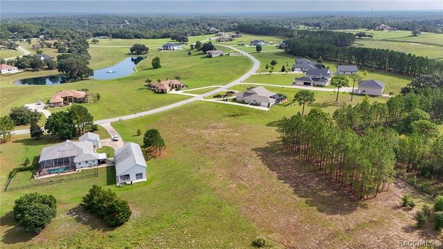 460 N Lake Shenandoah Loop, Inverness, FL 34453