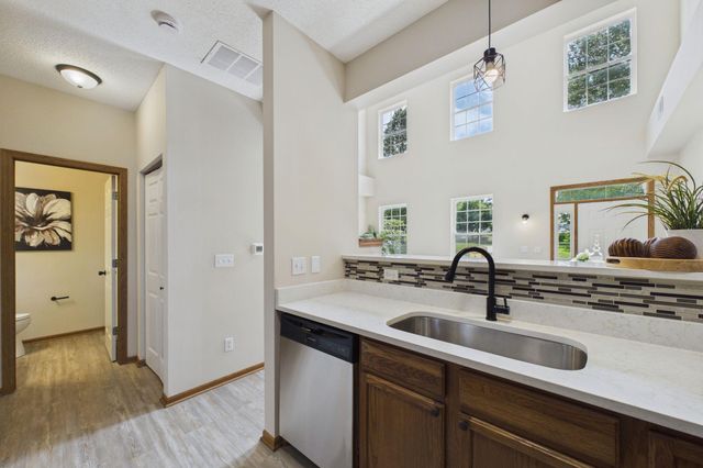 1030 Providence Drive, Shakopee, MN 55379