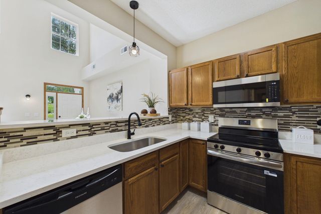 1030 Providence Drive, Shakopee, MN 55379