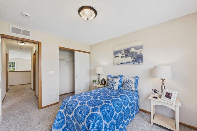 1030 Providence Drive, Shakopee, MN 55379