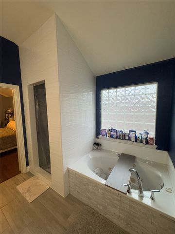 413 Ridge Meade Drive, Lewisville, TX 75067