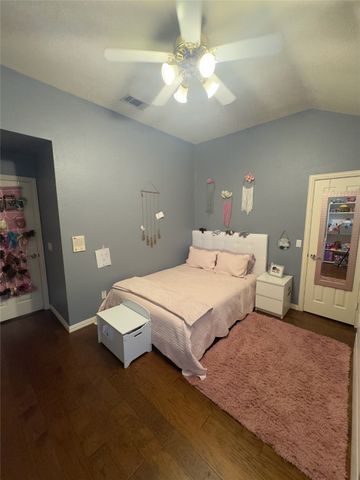 413 Ridge Meade Drive, Lewisville, TX 75067