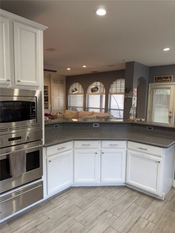 413 Ridge Meade Drive, Lewisville, TX 75067