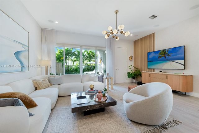 2410 SW 16th Ave, Miami, FL 33145