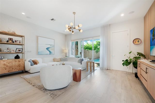 2410 SW 16th Ave, Miami, FL 33145