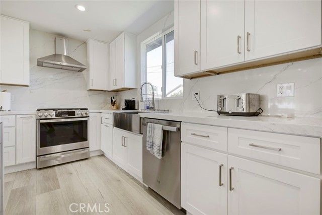 20437 Septo Street, Chatsworth (los Angeles), CA 91311