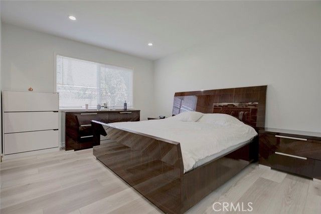 20437 Septo Street, Chatsworth (los Angeles), CA 91311