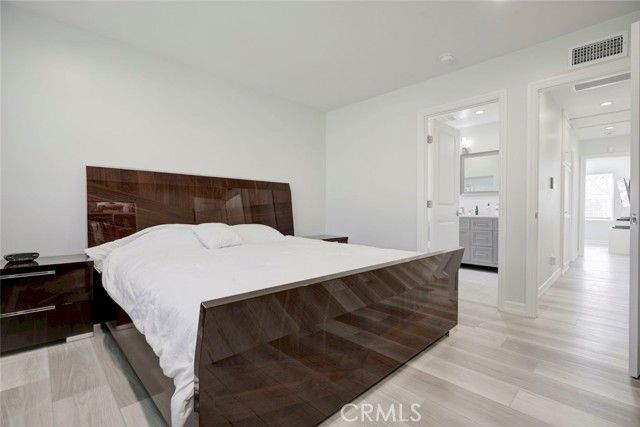 20437 Septo Street, Chatsworth (los Angeles), CA 91311