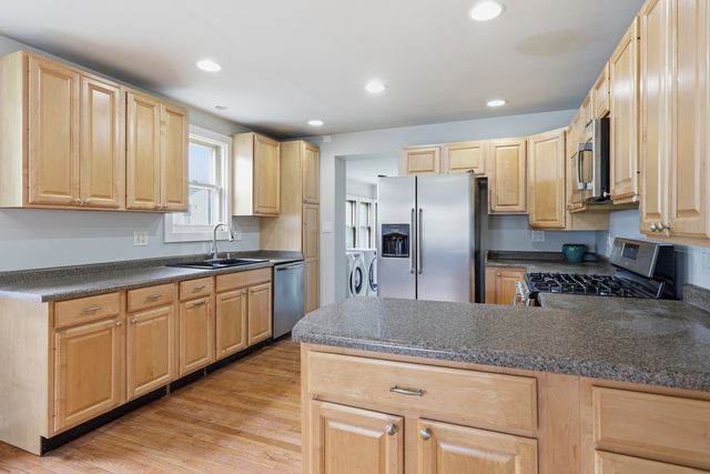 1426 N Harrison Street, Algonquin, IL 60102