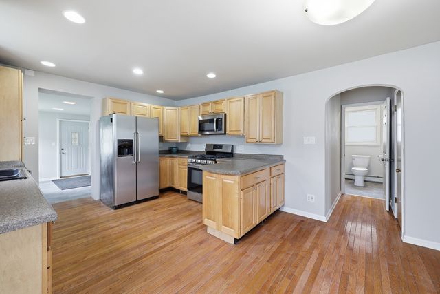 1426 N Harrison Street, Algonquin, IL 60102